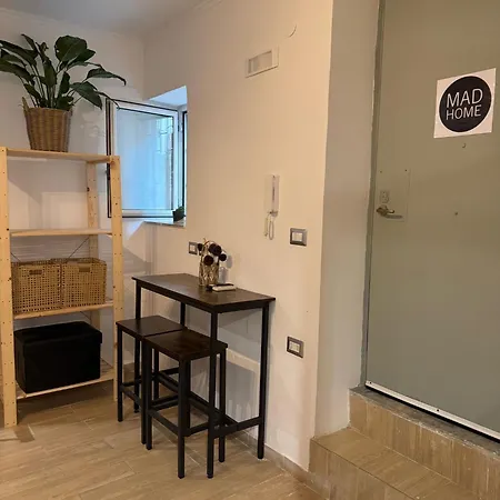 ベッド・アンド・ブレックファスト Madhome